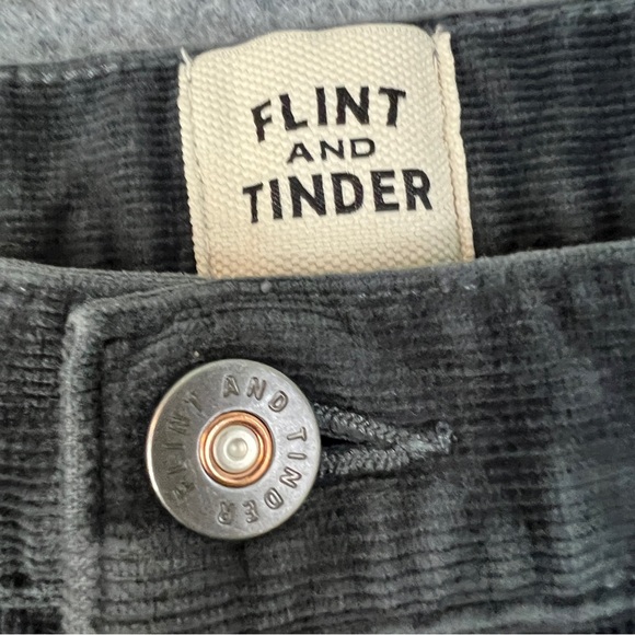FLINT AND TINDER Men's Slim Fit Micro Corduroy Pants Dark Grey 33x30 - Picture 4 of 12